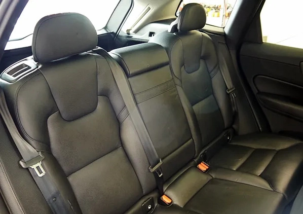Volvo XC 60 cena 129900 przebieg: 78066, rok produkcji 2019 z Wejherowo małe 781